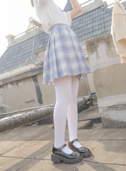 日韩美女更多精品_国语迅雷下载